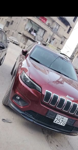 جيب شيروكي 2019 - صورة 2