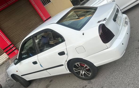 هيونداي اكسنت 2002 - صورة 2