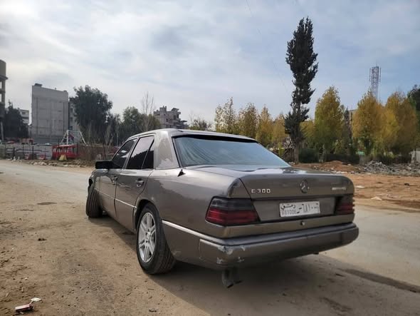 مرسيدس 300 1990 - صورة 3
