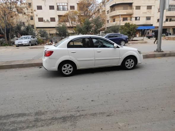 كيا ريو 2011 - صورة 4