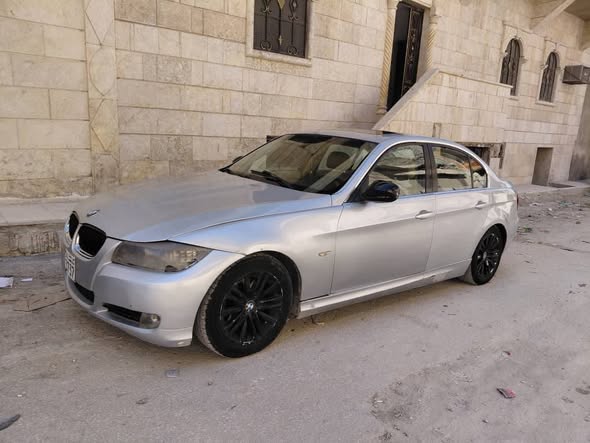 بي ام 323i 2011 - صورة 3