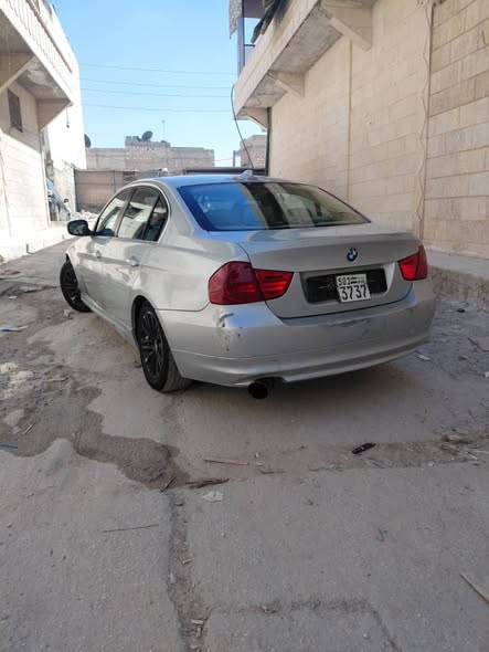 بي ام 323i 2011 - صورة 4