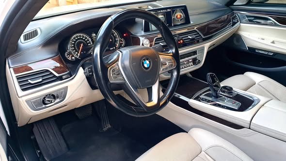 بي إم دبليو 750 2016 - صورة 2