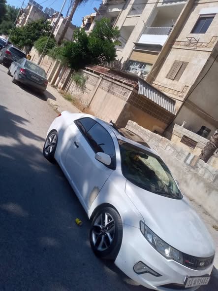 كيا فورتي كوبيه 2010 - صورة 1