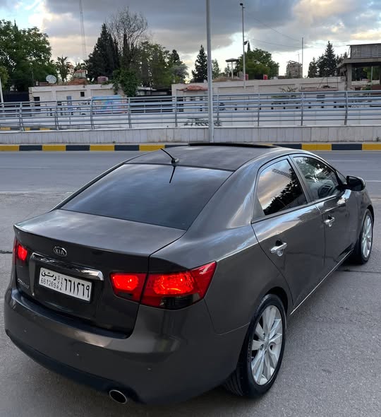 كيا فورتي 2012 - صورة 4