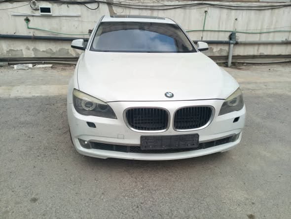 بي ام 740 2012 - صورة 1
