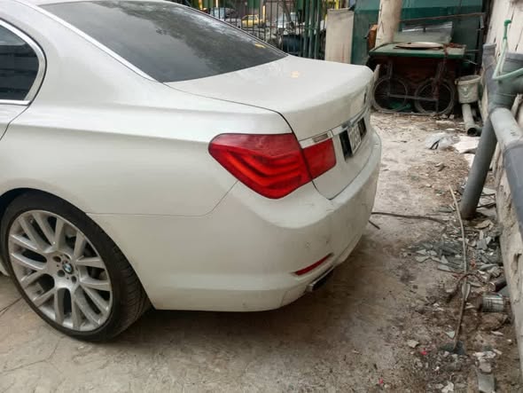 بي ام 740 2012 - صورة 2
