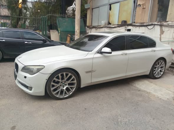 بي ام 740 2012 - صورة 4