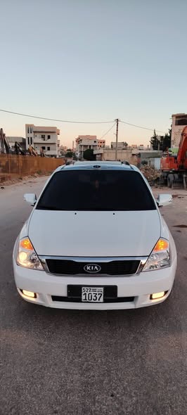 كيا كرنفال 2012 - صورة 1