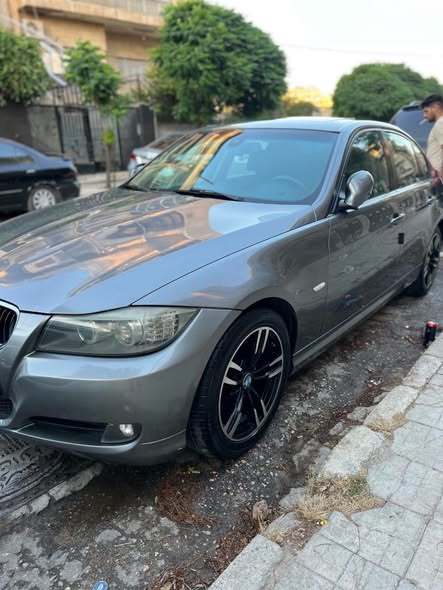بي إم دبليو 320d 2010 - صورة 1