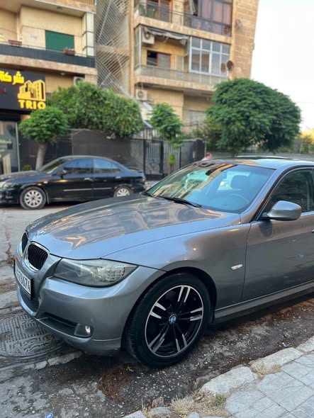 بي إم دبليو 320d 2010 - صورة 2