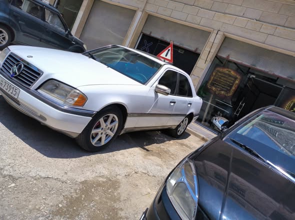 مرسيدس 220 1995 - صورة 3