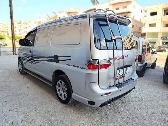 هيونداي اتش 1 2002 - صورة 5