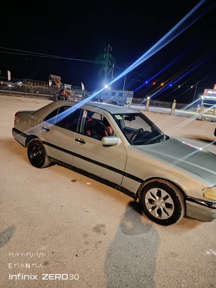 مرسيدس 220 2001 - صورة 3