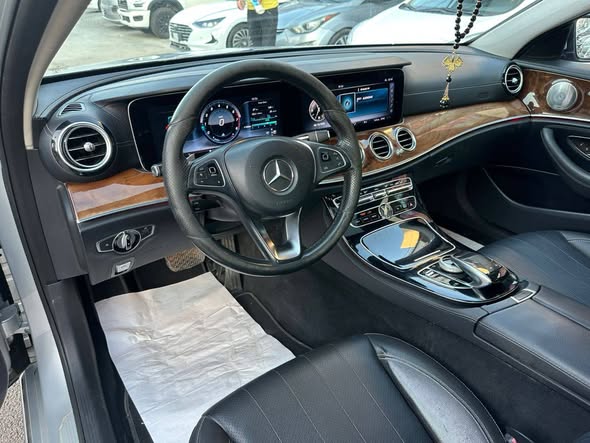 مرسيدس بنز E300 2017 - صورة 3