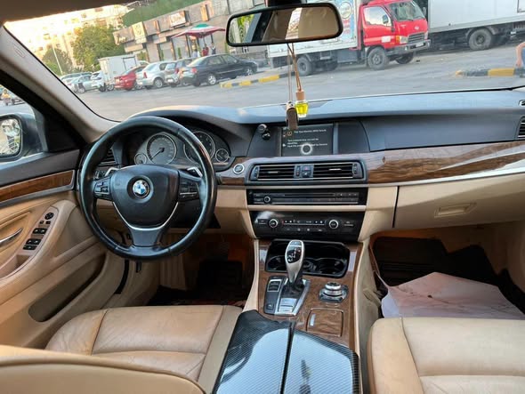 بي إم دبليو 523i 2013 - صورة 3