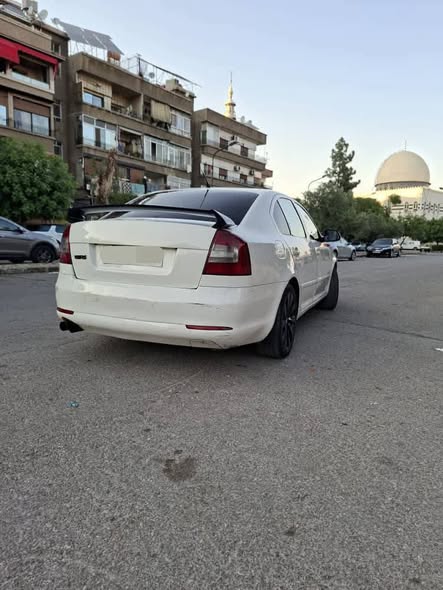 سكودا أوكتافيا 2006 - صورة 1