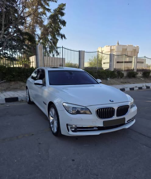 بي إم دبليو 740 2014 - صورة 1