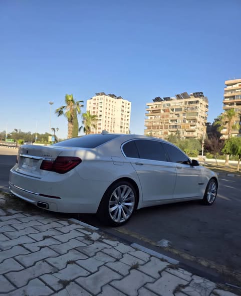 بي إم دبليو 740 2014 - صورة 3