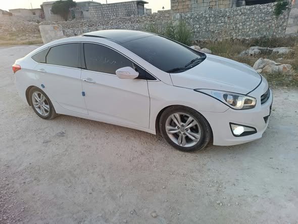 هيونداي اي 40 2012 - صورة 2