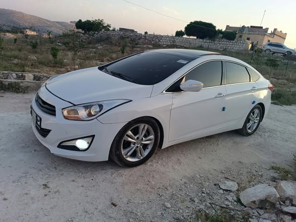 هيونداي اي 40 2012 - صورة 3