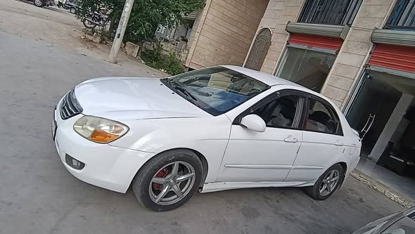 كيا سيراتو 2008 - صورة 1