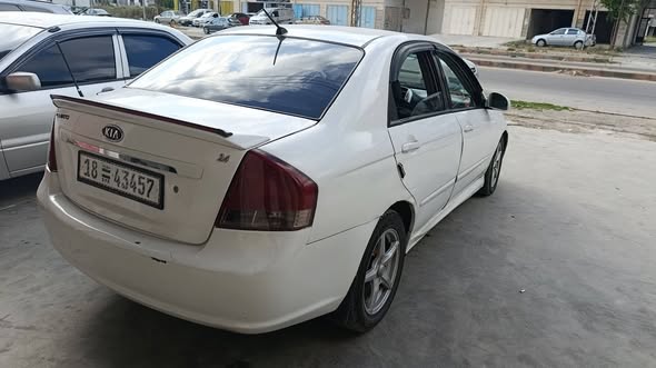 كيا سيراتو 2008 - صورة 3