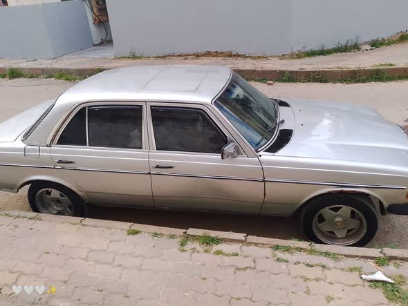 مرسيدس 230 1977 - صورة 4