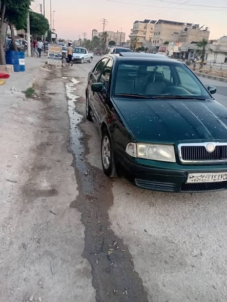 سكودا أوكتافيا 2002 - صورة 1