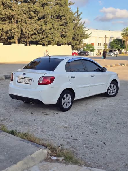 كيا ريو 2010 - صورة 4