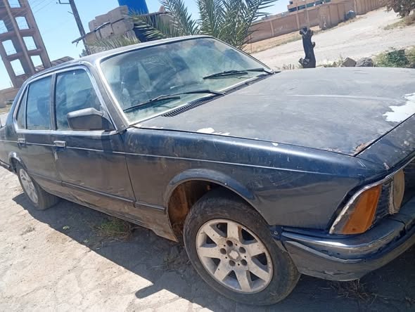 بي ام دبليو 7 Series 1988 - صورة 2