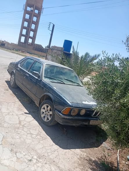 بي ام دبليو 7 Series 1988 - صورة 3