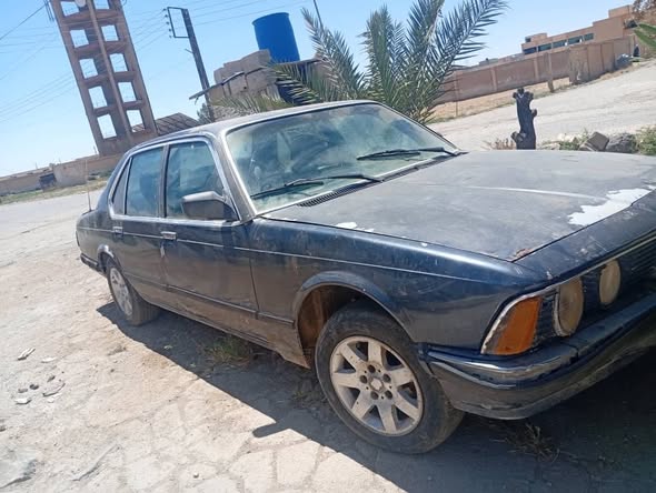 بي ام دبليو 7 Series 1988 - صورة 4