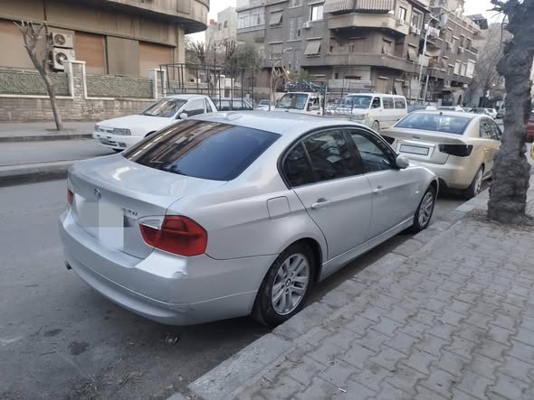 بي ام دبليو 320i 2006 - صورة 5