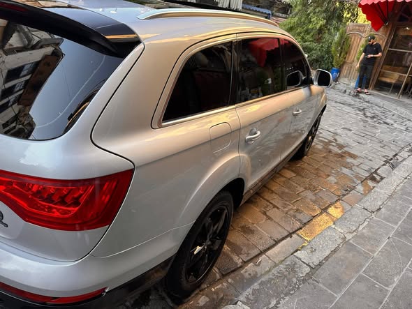 أودي Q7 2012 - صورة 4