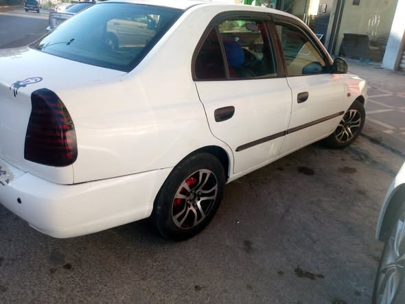 هيونداي اكسنت 2002 - صورة 1