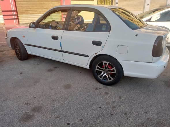 هيونداي اكسنت 2002 - صورة 2