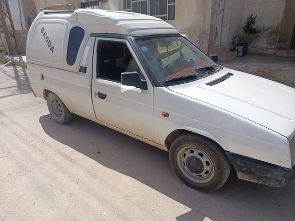 سكودا بيك اب 1994 - صورة 5