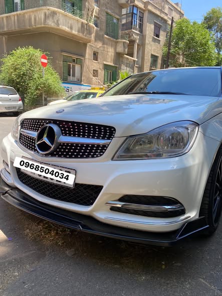 مرسيدس C250 2012 - صورة 1