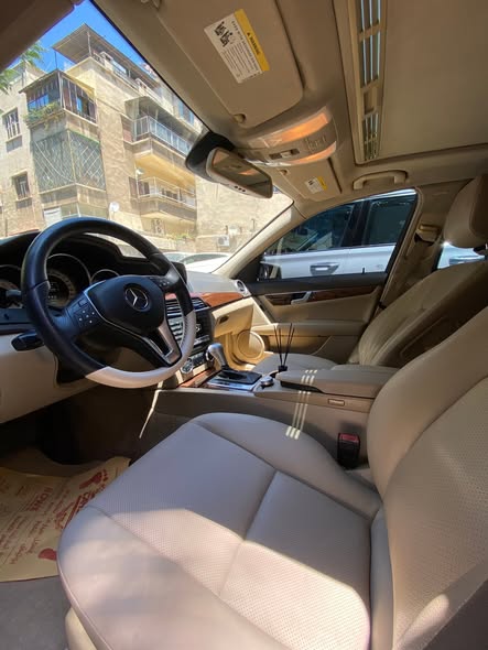 مرسيدس C250 2012 - صورة 4