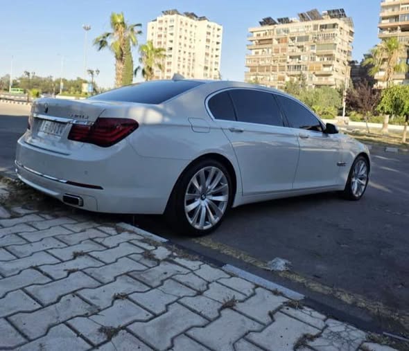 بي إم دبليو 740 2014 - صورة 2