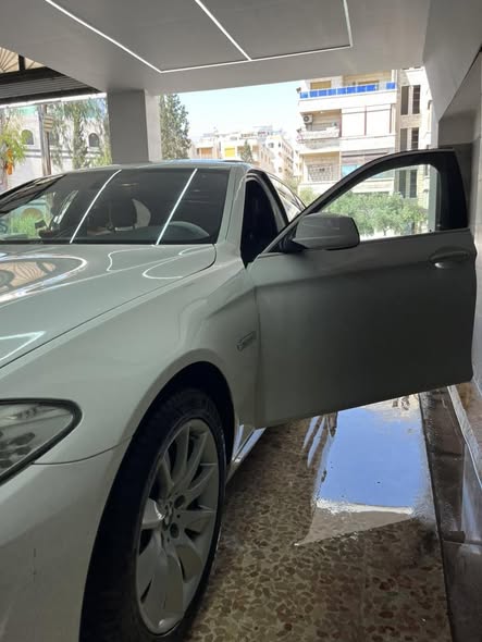 بي إم 528 2011 - صورة 2