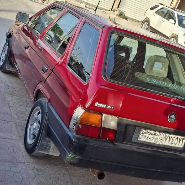 سكودا فورمان 1995 - صورة 2