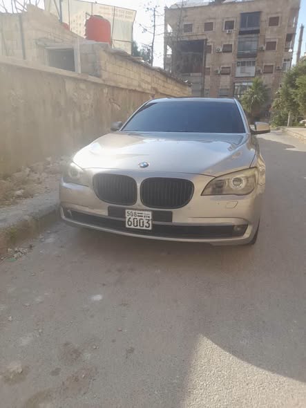 بي إم دبليو 730 2011 - صورة 1