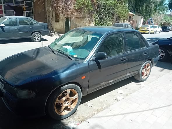 ميتسوبيشي لانسر 1993 - صورة 1