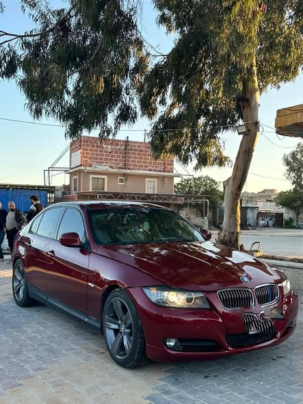 بي ام 320i 2011 - صورة 2