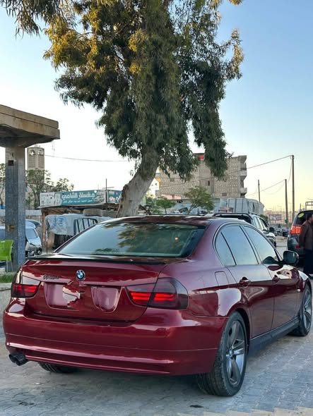 بي ام 320i 2011 - صورة 3