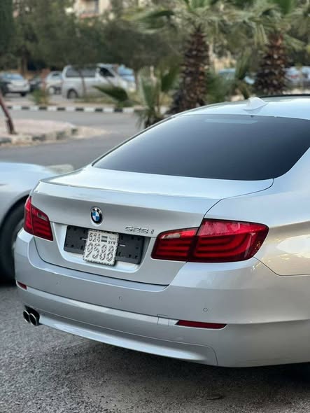 بي إم دبليو 528 2011 - صورة 2
