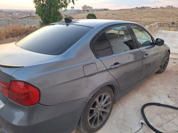 بي إم دبليو 320d 2009 - صورة 3