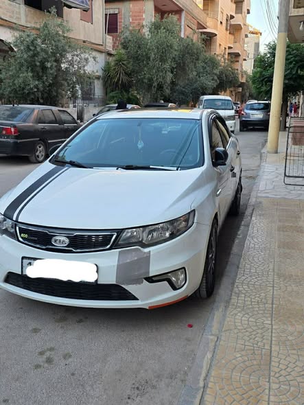 كيا سيراتو 2010 - صورة 1